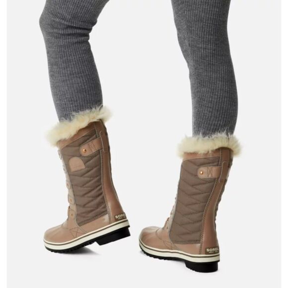 EC Sorel Tofino II Boots Green Faux Fur Cuff Waterproof 8 - Picture 1 of 9